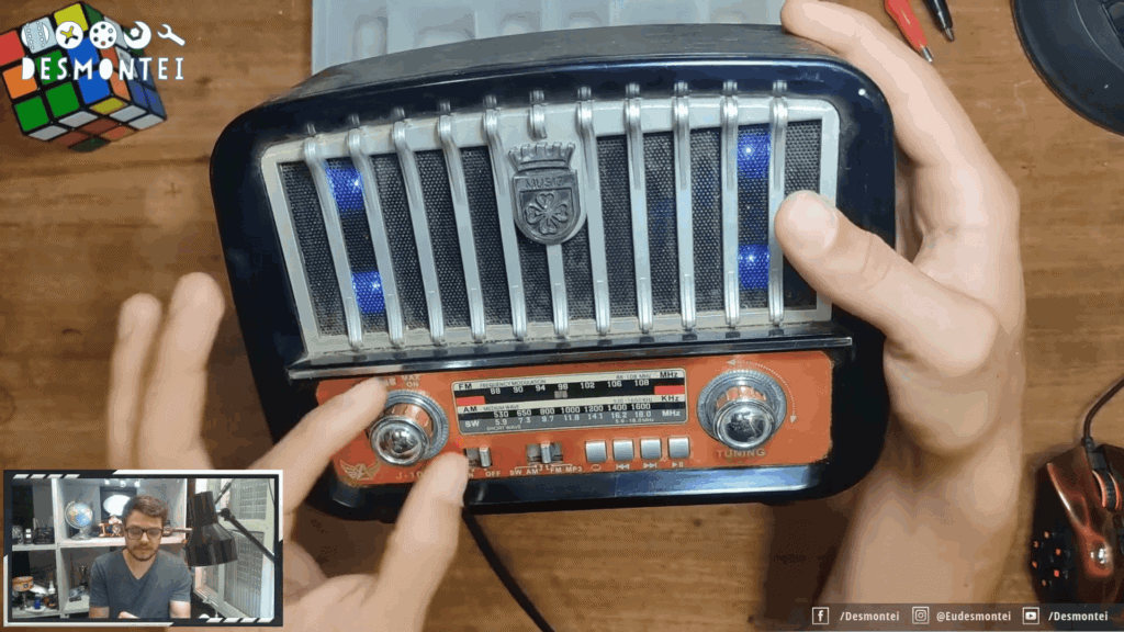 Rádio Vintage J-108 desmontei