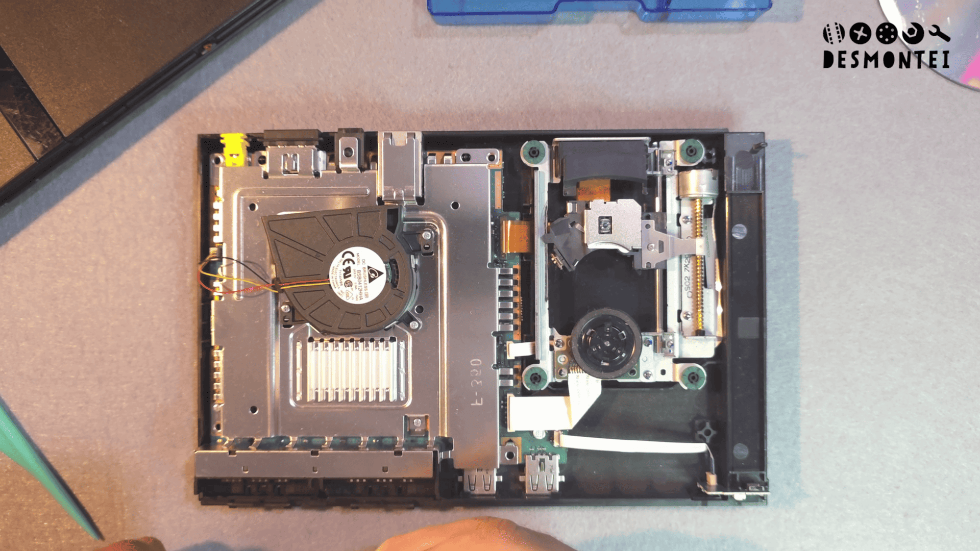 Teardown PS2 Slim desmontado