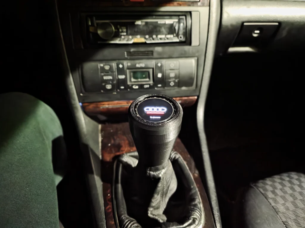 Custom digital gear knob with WearOS smartwatch in Audi A4 B5